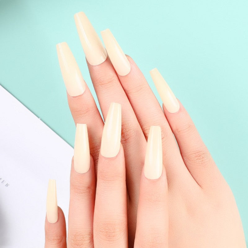 Artificial nails in classic design Acalora