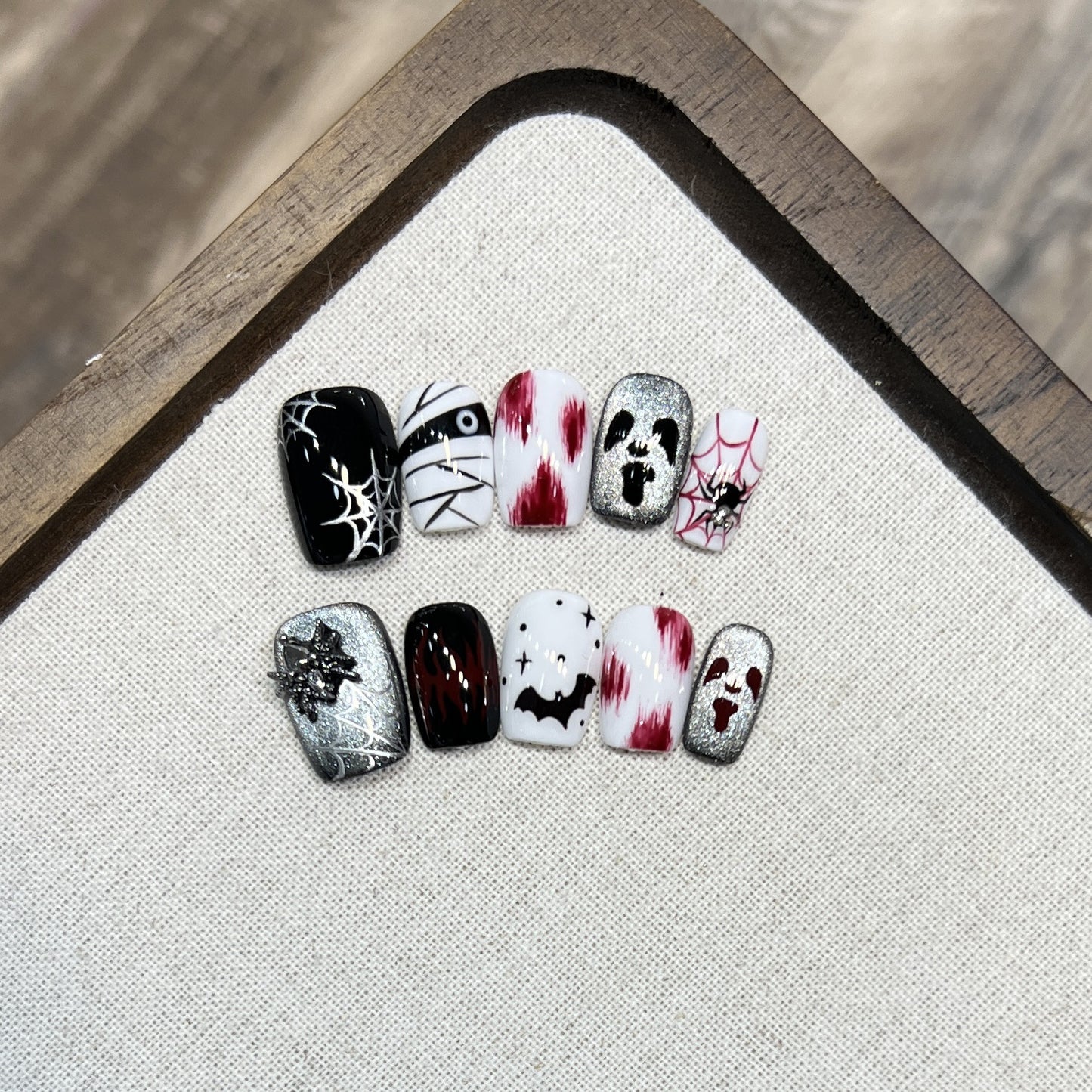 Artistic Halloween Press-On Nail Art Set Acalora