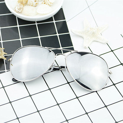 Women's modern pilot sunglasses with color gradient lens design Skanto
