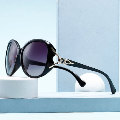 Women's Fashion Sunglasses in Elegant Design with Striking Embellishments Bowlift