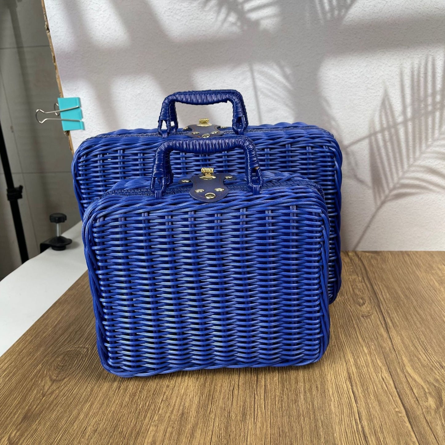 Women elegant handbag made of woven material Kalsten