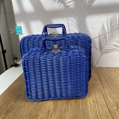 Women elegant handbag made of woven material Kalsten