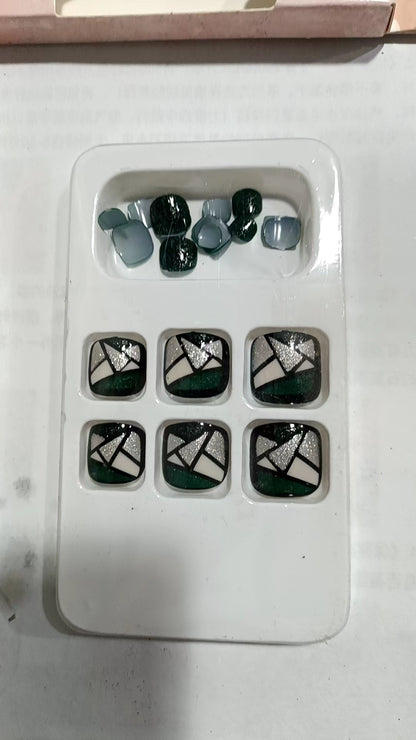 Geometric Design Press-On Nail Set Acalora