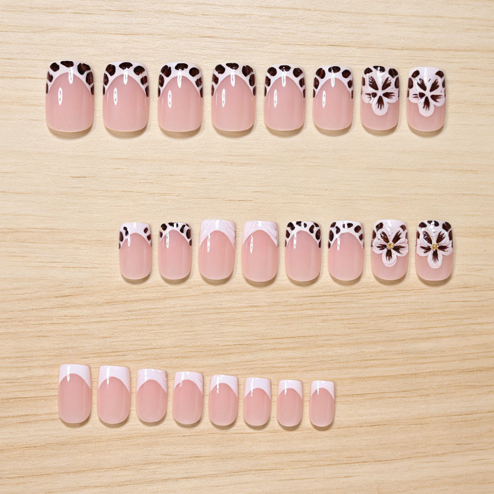 Elegant Floral Decorative Press-On Nails Acalora