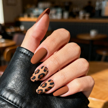 Chic Artistic Press-On Nail Set Acalora