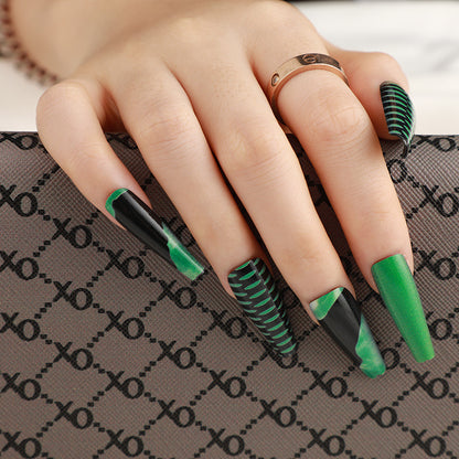 Artificial nails in an elegant design with a modern play of colors Acalora