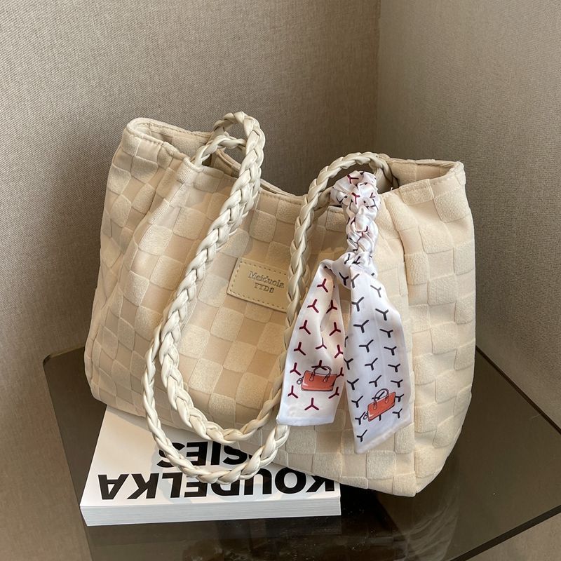 Woven Handcrafted Tote Acalora