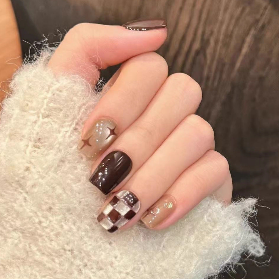 Artificial nails with modern geometric patterns Acalora