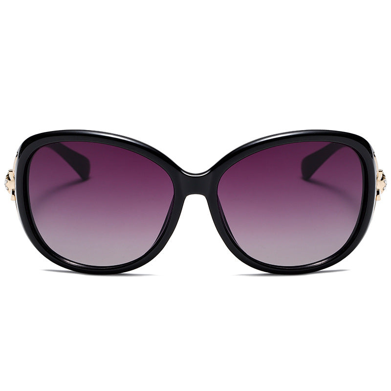 Women's Fashion Sunglasses in Elegant Design with Striking Embellishments Bowlift