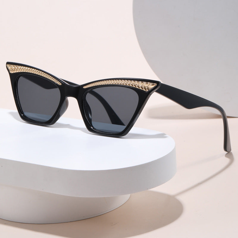 Ladies Cat-Eye Sunglasses with Luxurious Detail Bowlift