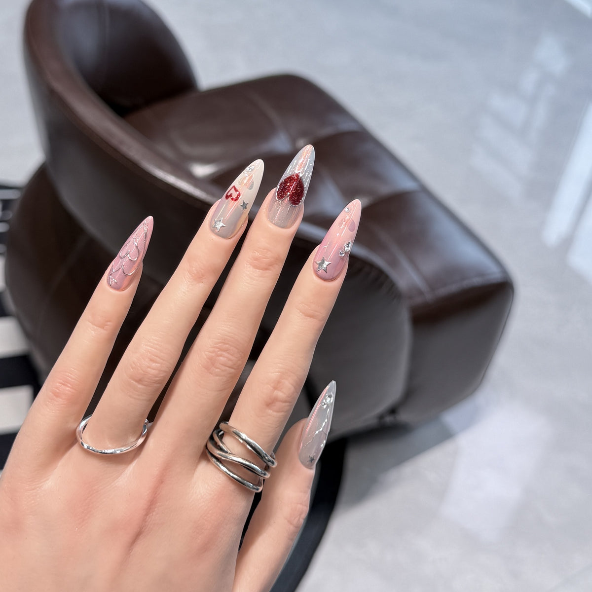 Elegant Decorative Stiletto Press-On Nail Art Set Acalora
