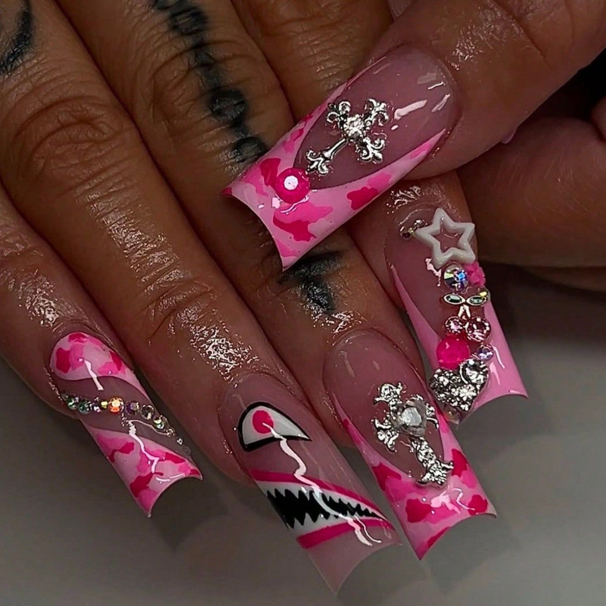 Artistic Decorative Press-On Nails with 3D Embellishments Acalora