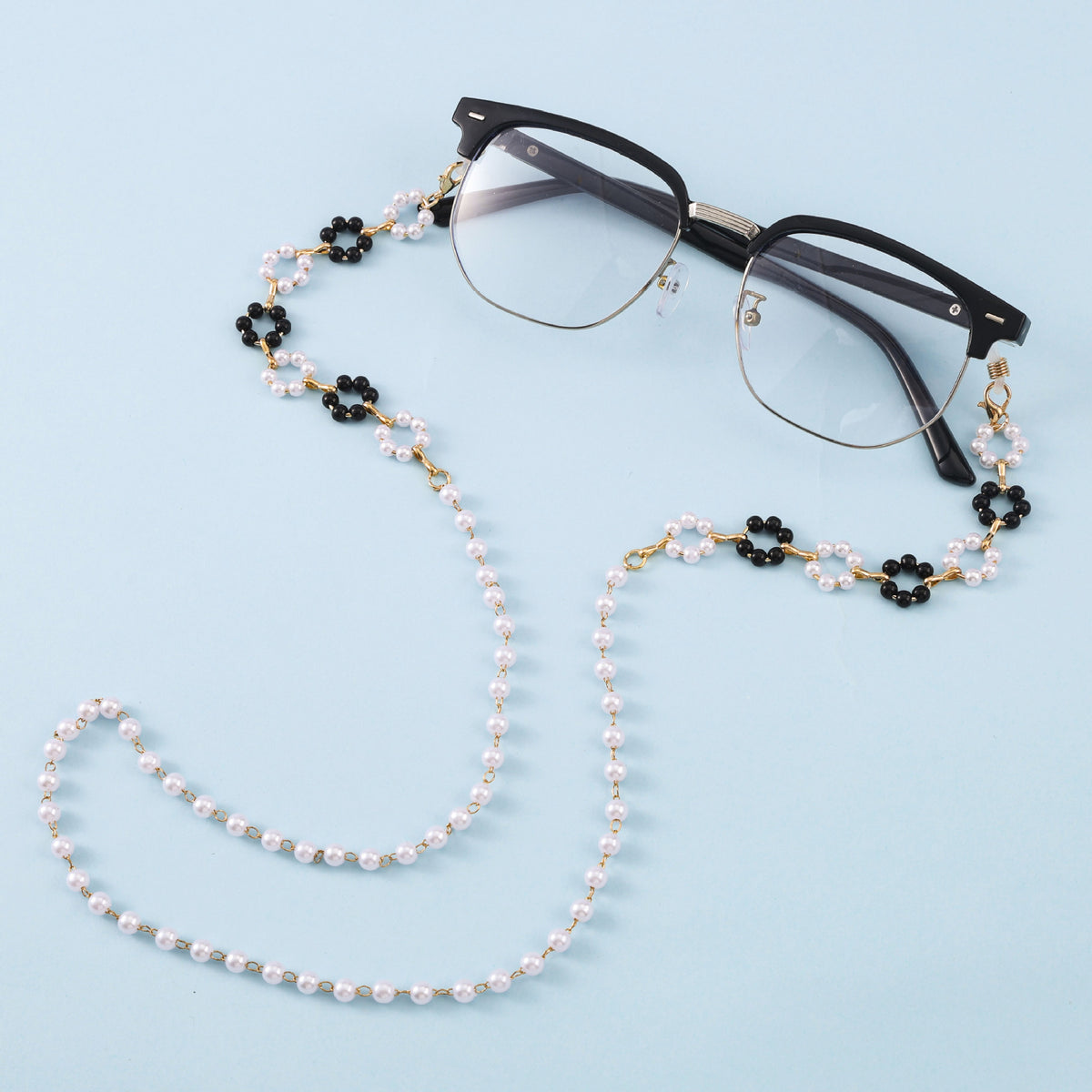 Elegant Beaded Eyewear Chain Acalora
