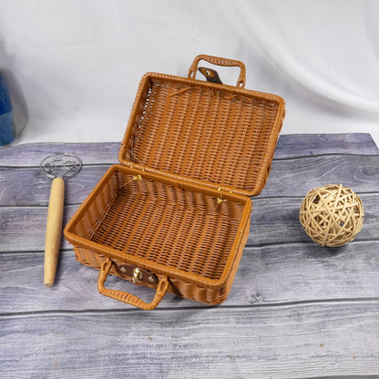 Women elegant handbag made of woven material Kalsten
