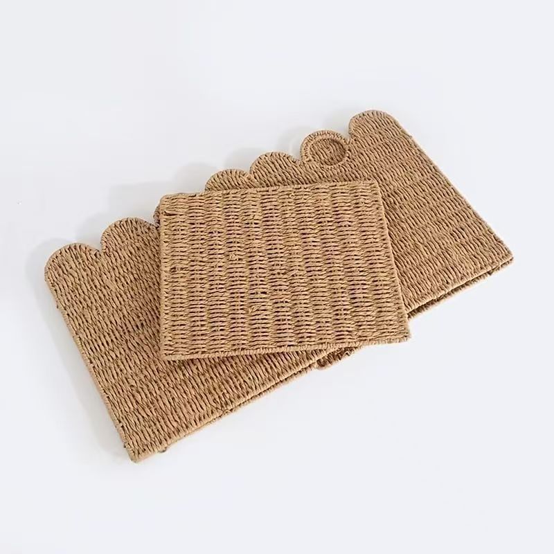 Decorative storage basket made of natural material Acalora