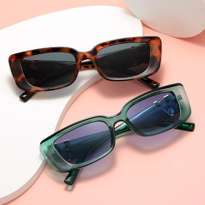 Women's Fashion Sunglasses with Luxurious Tortoiseshell Design and Gold Accents Skanto