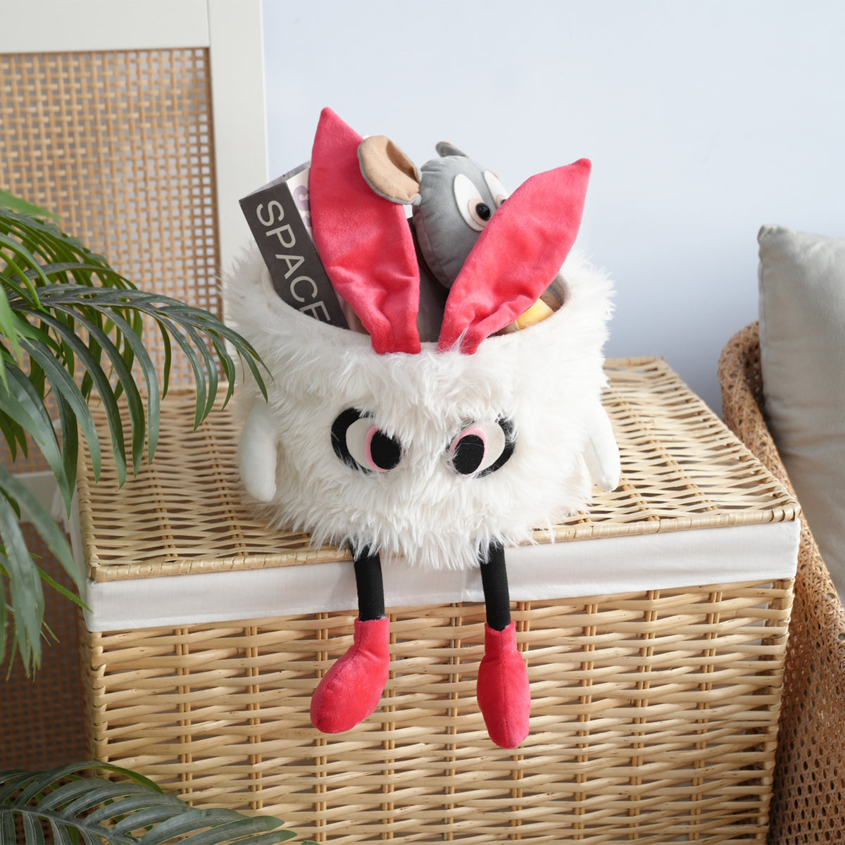 Playful storage basket with animal motif
