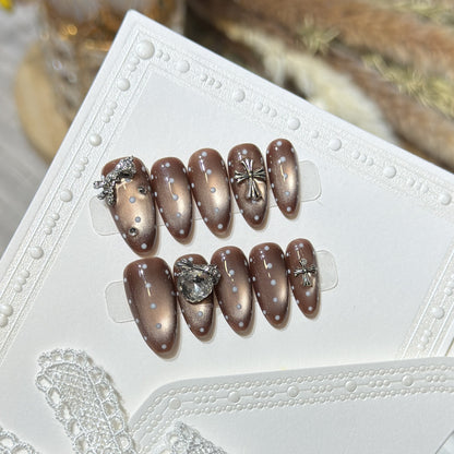 Elegant Press-On Nail Art Set with Distinctive Metallic Accents Acalora
