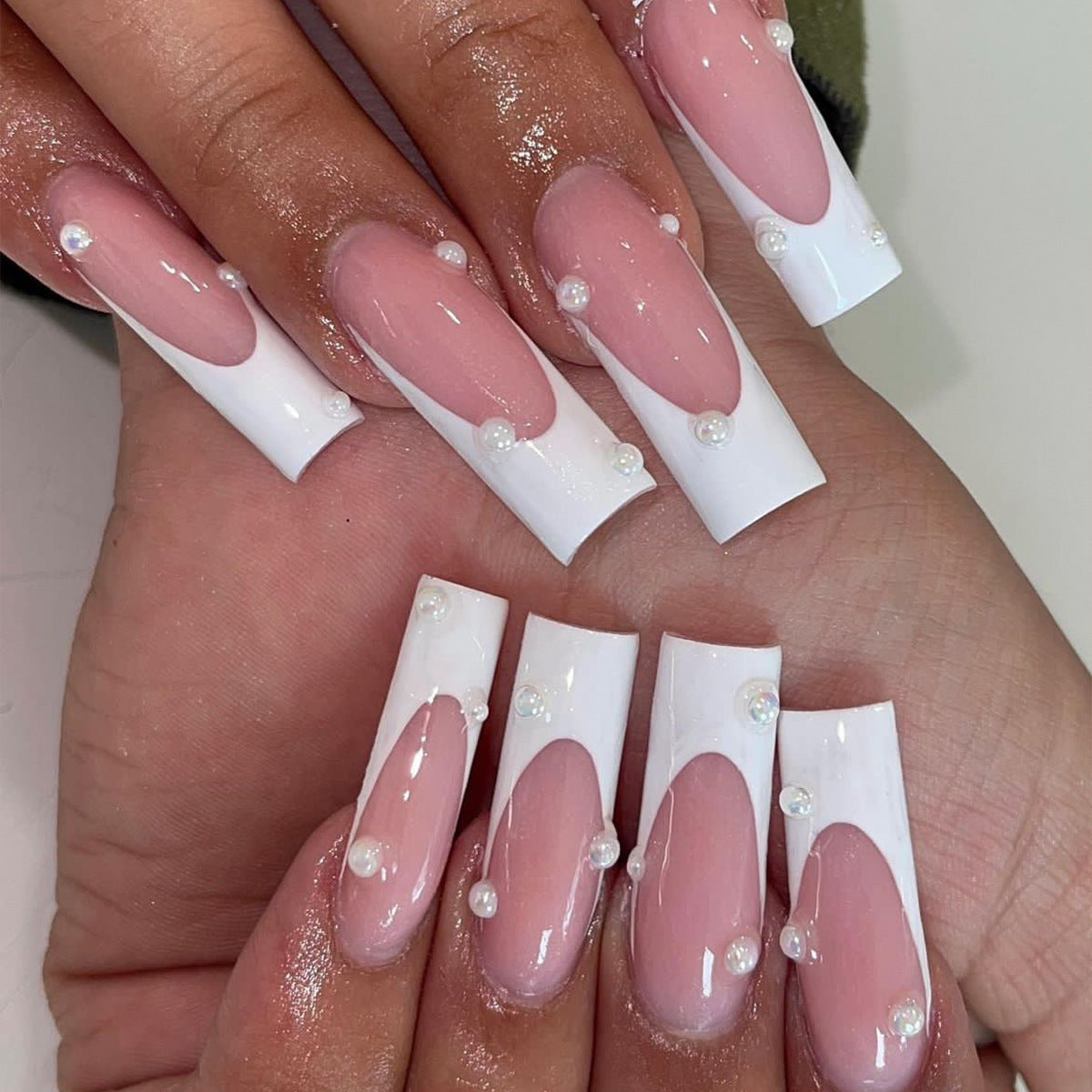 Elegant Crystal-Embellished Press-On Nail Design Acalora