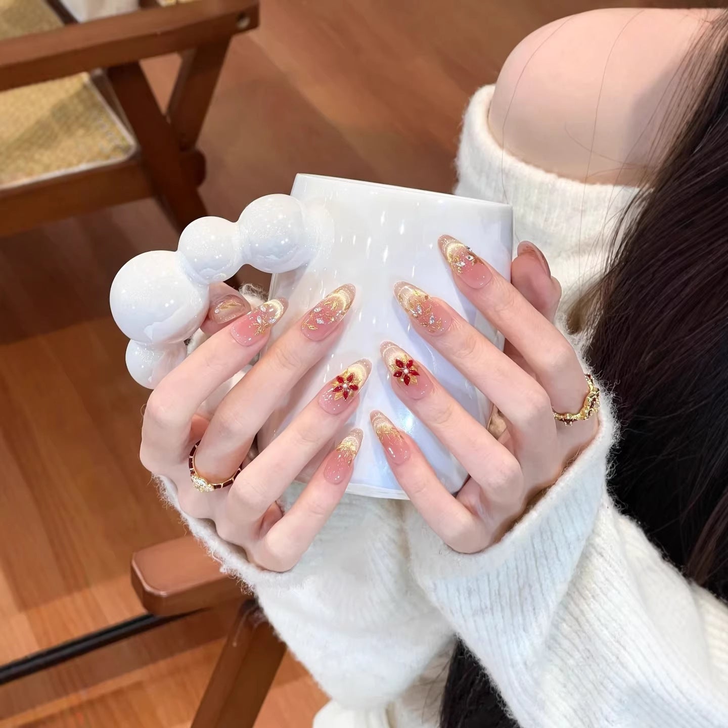 Artificial nails with elegant flower design and glitter accents Acalora