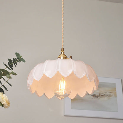 Skanto | Glass lamp that sparkles with details!