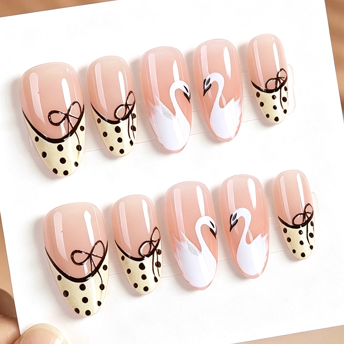 Artistic Swan Design Press-On Nail Set Acalora