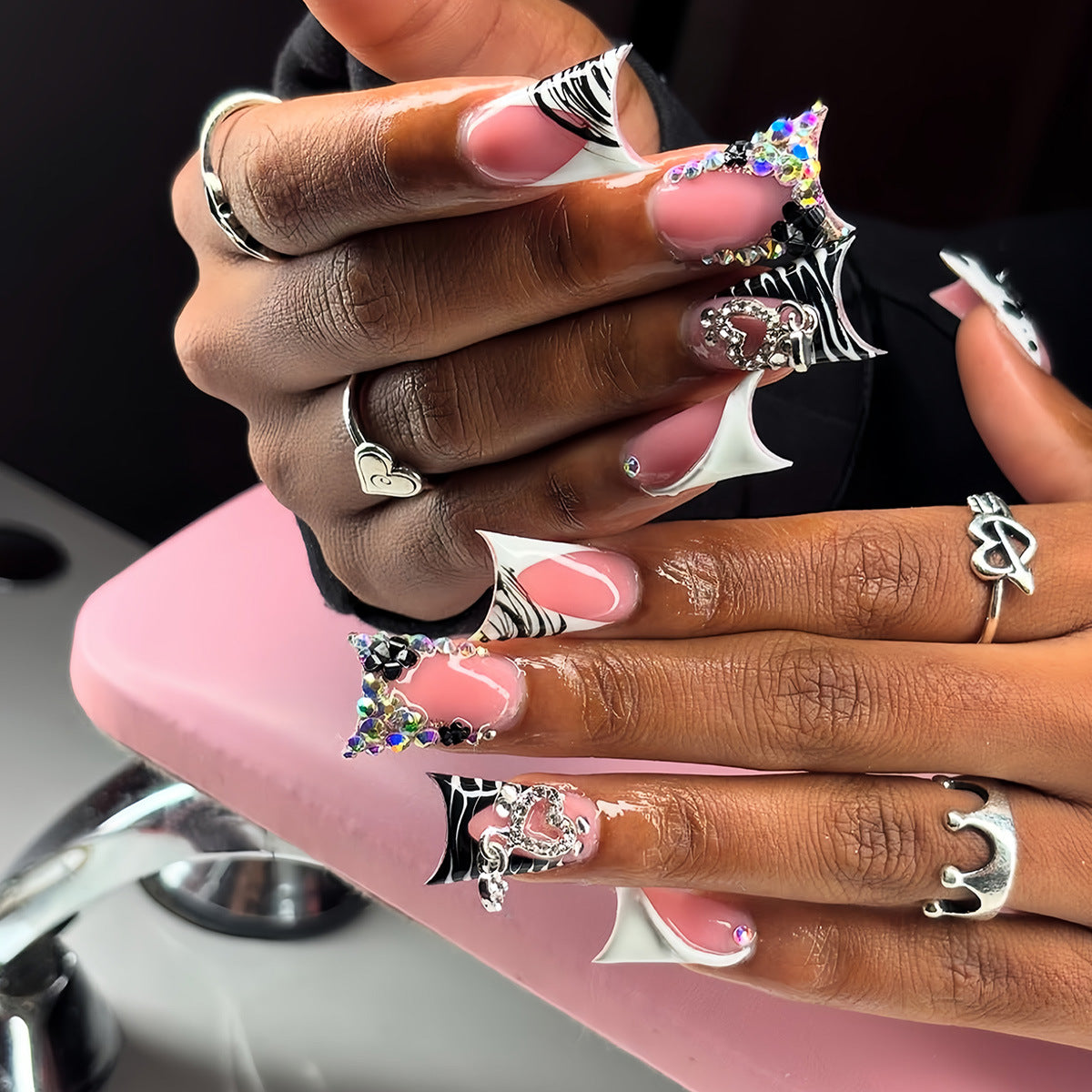 Glamorous Rhinestone Embellished Press-On Nail Set Acalora