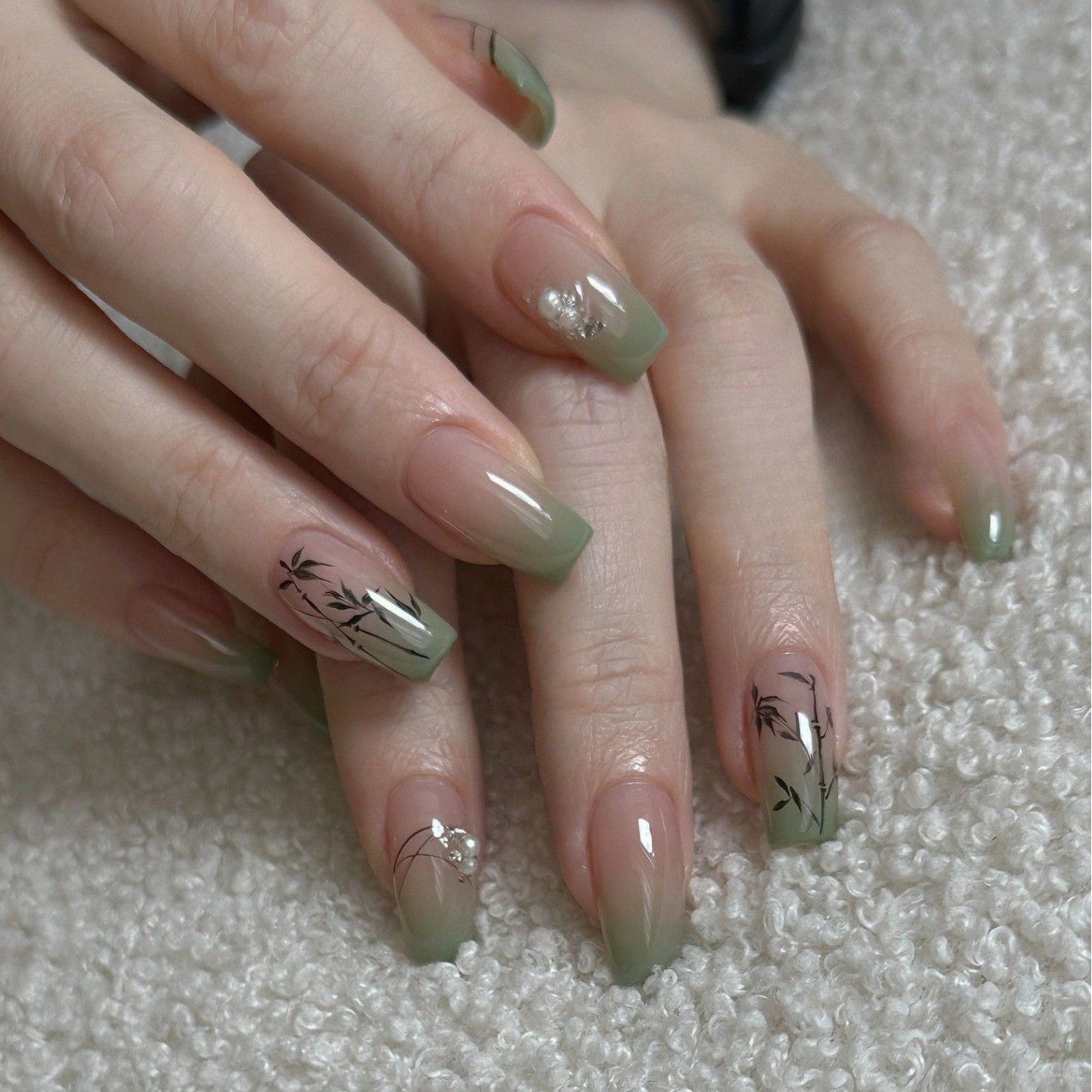Botanical Floral Design Press-On Nails Acalora