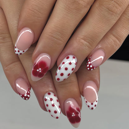 Playful retro style artificial nails Acalora