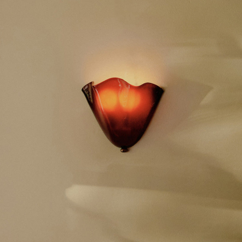 BowLift | Retro Wall Lamp of Colored Glass in Skirt-Shaped Shell Pattern