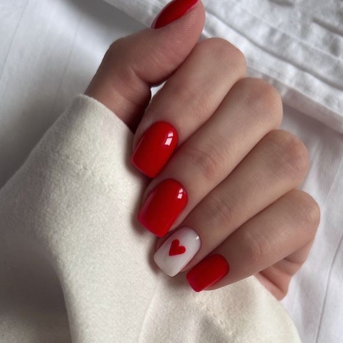 Heart-Embellished Premium Press-On Nail Set Acalora