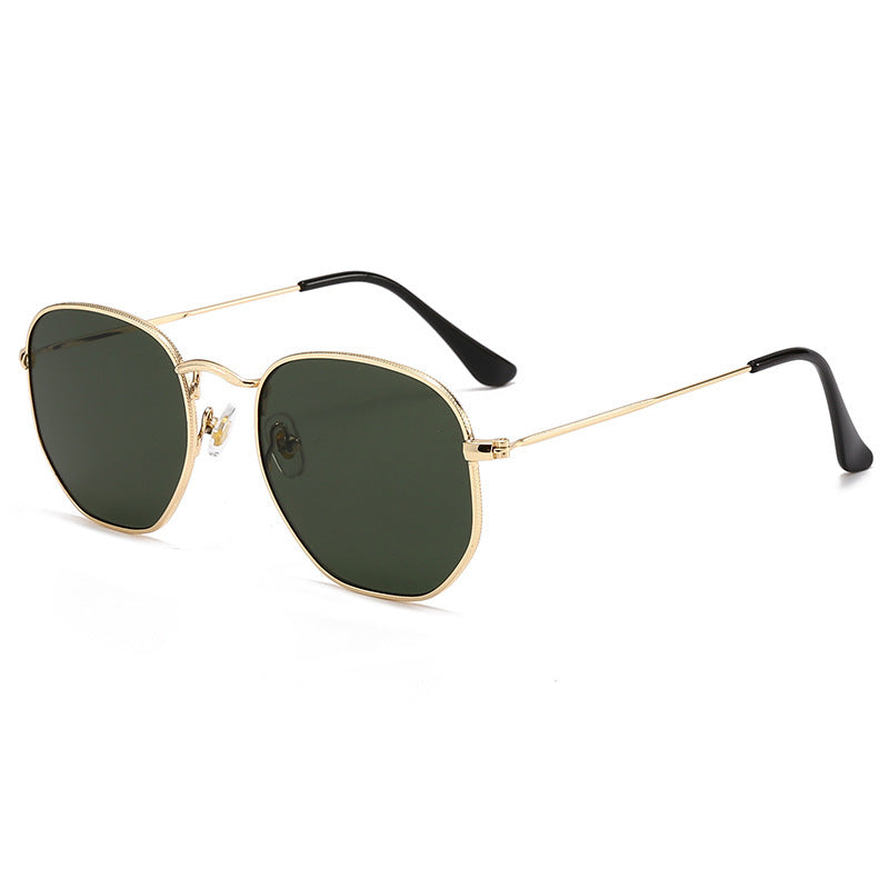 Women Oversized Sunglasses with elegant golden metal frame and solid UV protection Bowlift