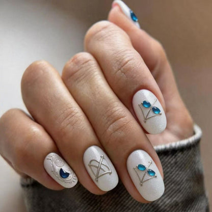 Artificial nails with elegant jewelry embellishments Acalora