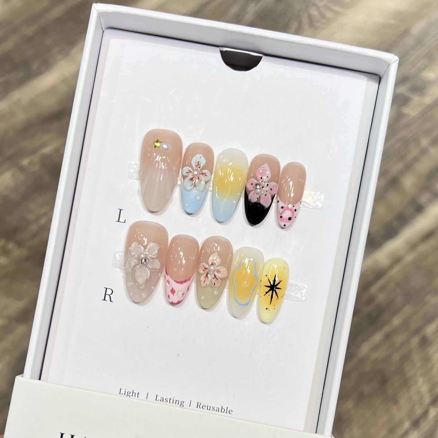 Decorative Floral Stiletto Press-On Nail Set Acalora