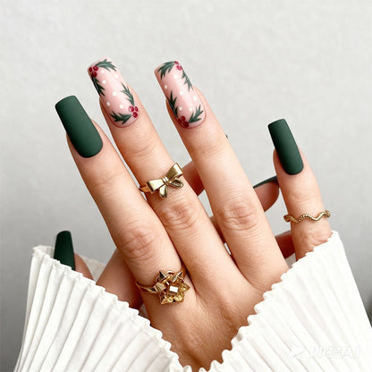 Artificial nail set with festive Christmas design and creative motifs Acalora