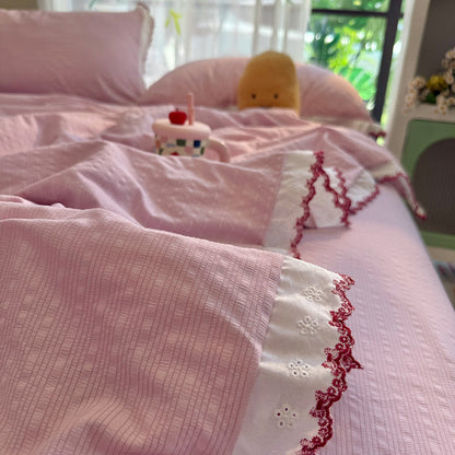 Women's bedspread with elegant lace trim and fine cotton surface Skanto