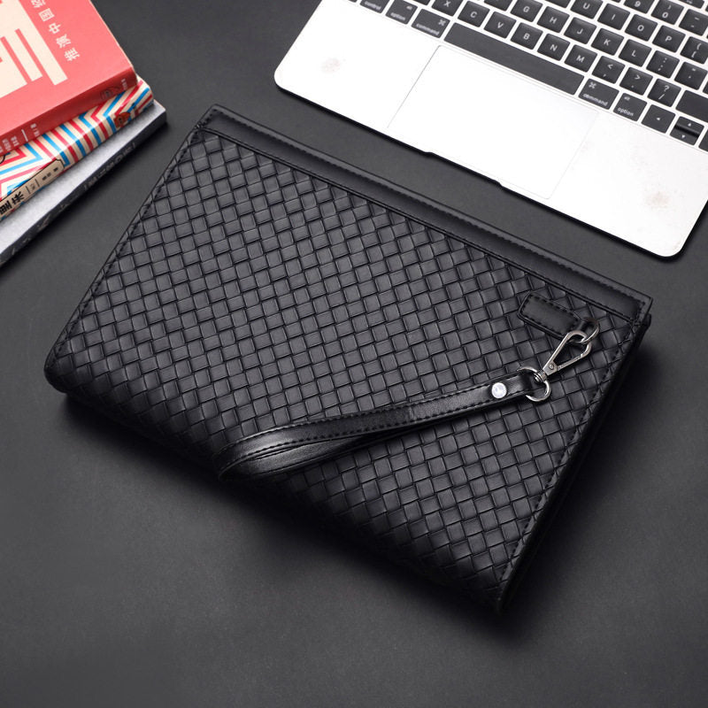 Elegant and Multifunctional Clutch Karnz