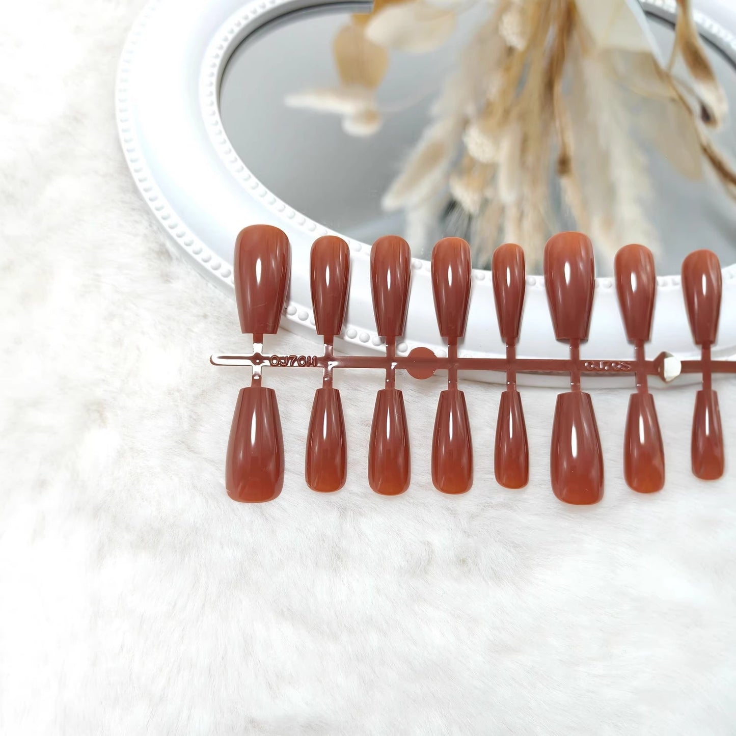 Artificial nails in elegant drop design Acalora