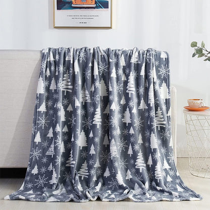 Festive Holiday-Themed Plush Throw Blanket