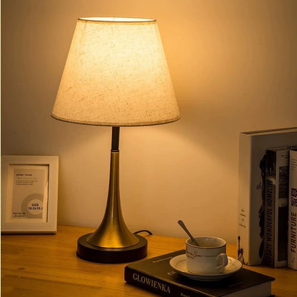 Artistic Nature-Inspired Table Lamp