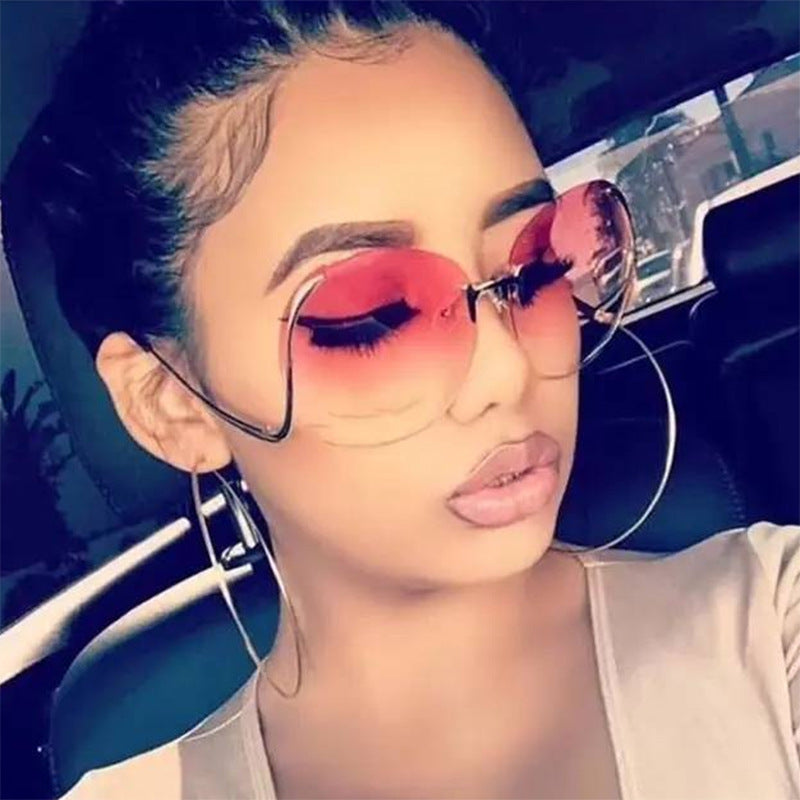 Women’s luxurious oversized sunglasses with innovative frame and UV protection Bowlift