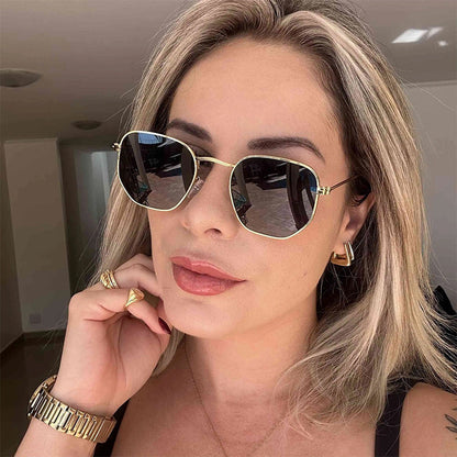 Women Oversized Sunglasses with elegant golden metal frame and solid UV protection Bowlift