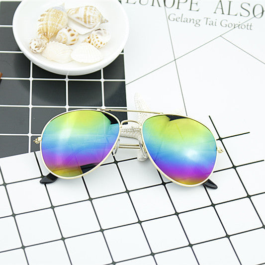 Women's modern pilot sunglasses with color gradient lens design Skanto