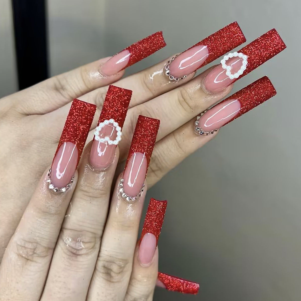 Glamorous Glittery Press-On Nails Acalora