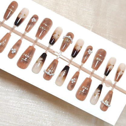 Artificial nail set with elegant ombre and pearl design Acalora