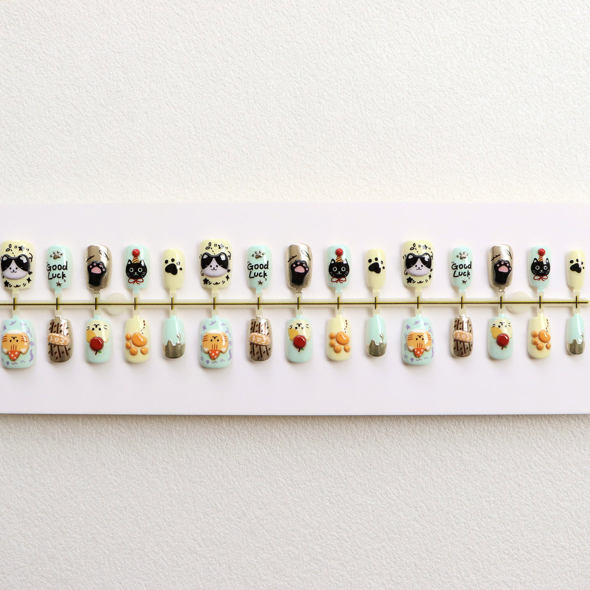 Whimsical Animal-Themed Press-On Nail Art Set Acalora