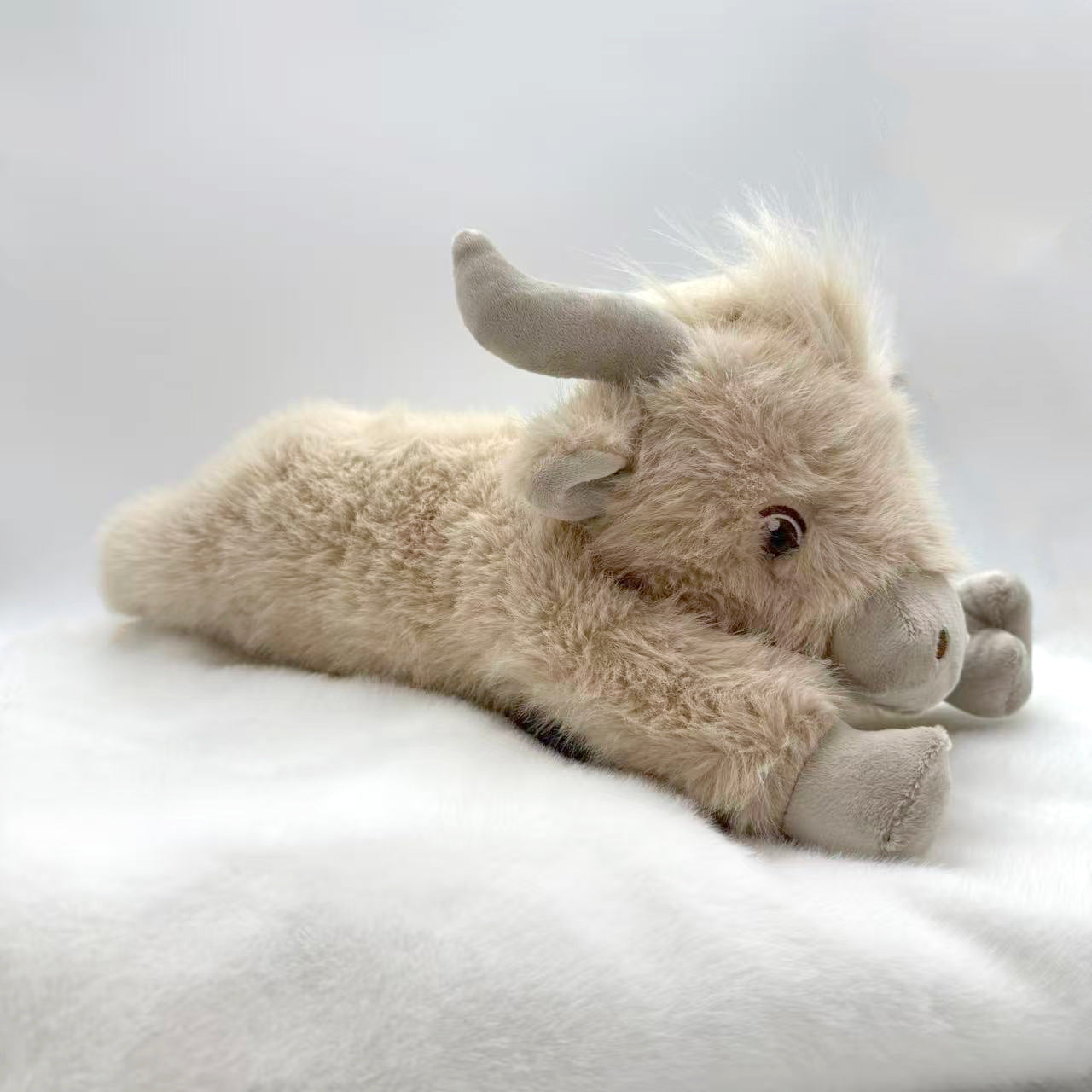 Norvo | Enchanting Highland Cattle Plush Toy with Fluffy, Rustic Charm