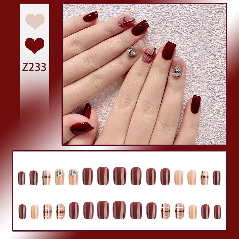 Artificial nail set with elegant, shimmering design and creative accents Acalora