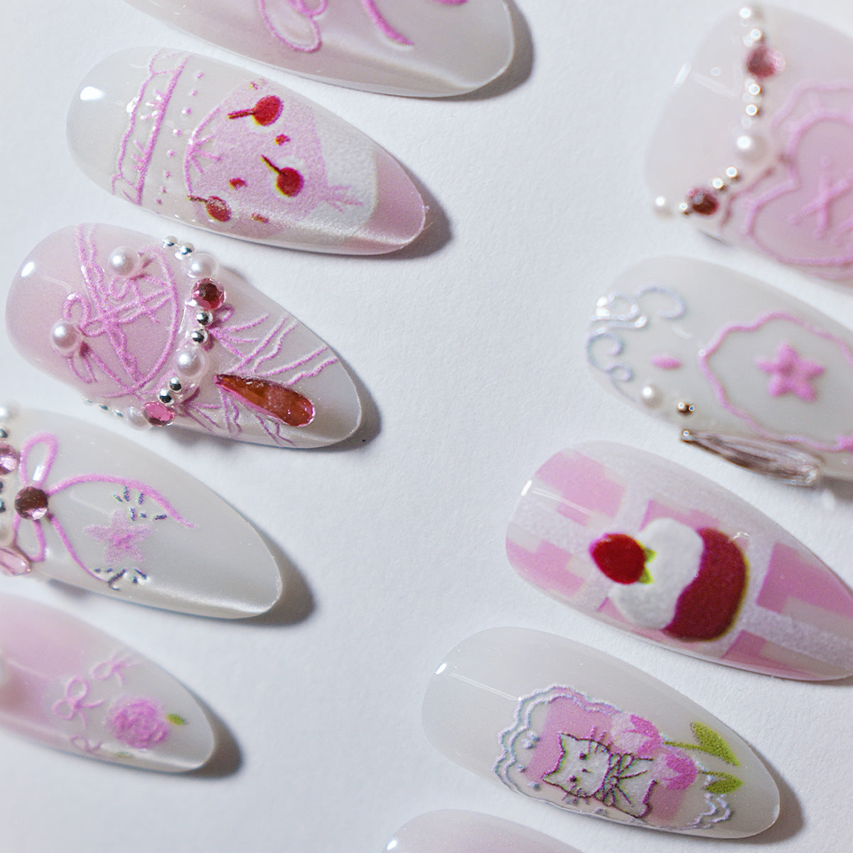Decorative Press-On Nail Art Set Acalora