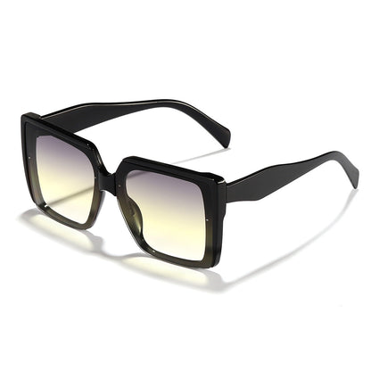 Women's oversized sunglasses in trendy square design Skanto